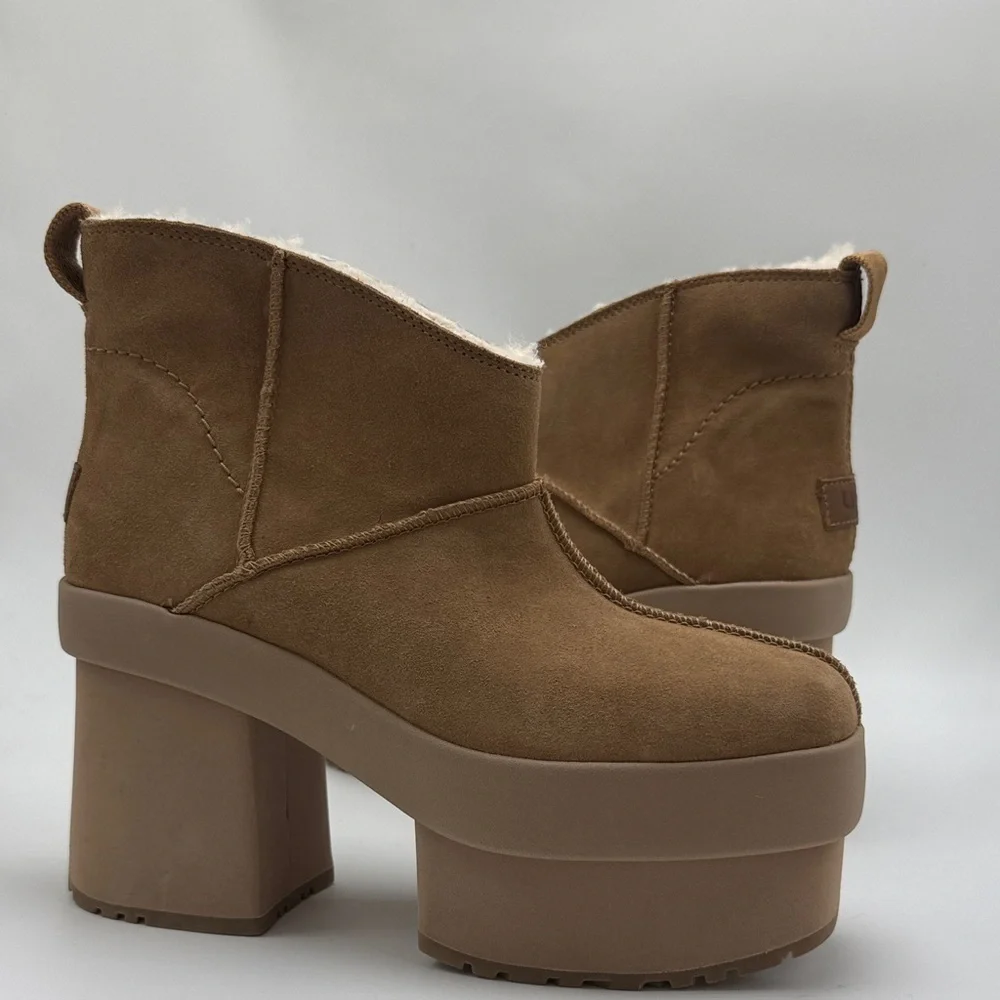 UGG NEW HEIGHTS PLATFORM MINI tan WOMEN'S BOOTS SIZE US 10